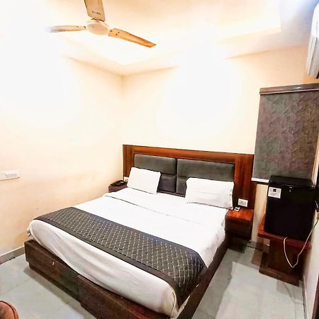 ניו דלהי Hotel Shiva International Near By Igi Airport מראה חיצוני תמונה