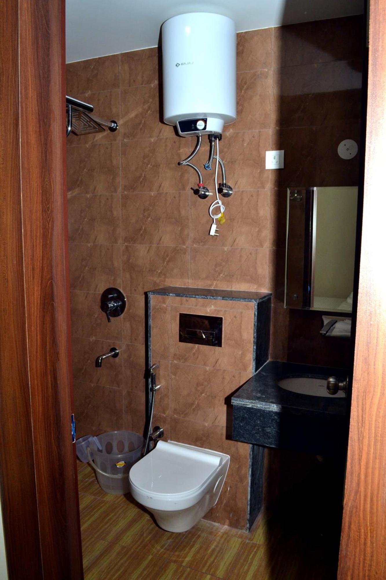 ניו דלהי Hotel Shiva International Near By Igi Airport מראה חיצוני תמונה